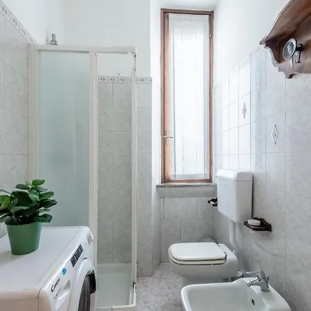 Apartament Bilocale Elegante E Luminoso In Via Gallura