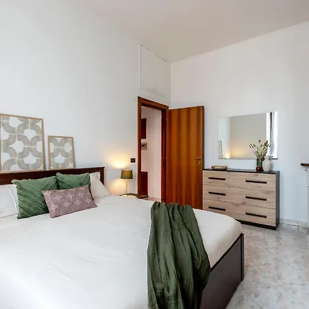 Bilocale Elegante E Luminoso In Via Gallura Apartament