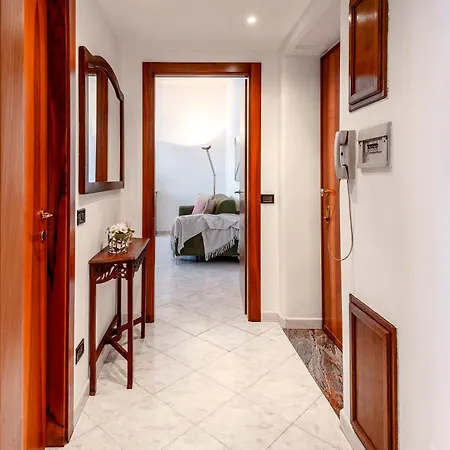 Apartament Bilocale Elegante E Luminoso In Via Gallura Mediolan