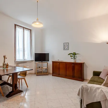 Bilocale Elegante E Luminoso In Via Gallura Apartament
