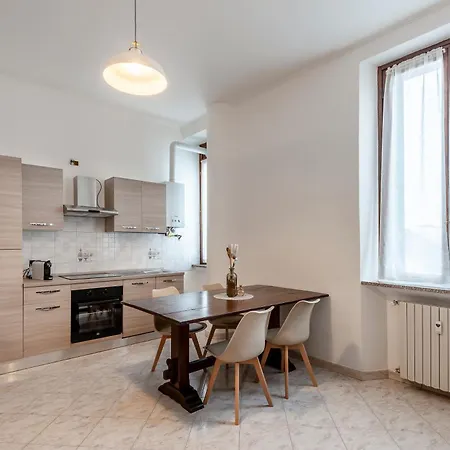 Bilocale Elegante E Luminoso In Via Gallura Apartament Mediolan